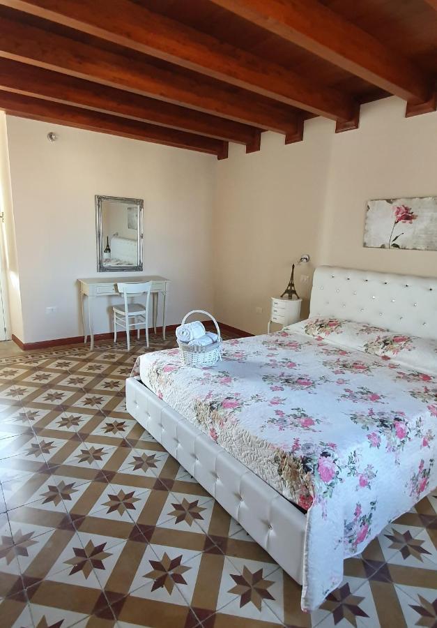 Palazzo Novecento Hotel Ugento Esterno foto